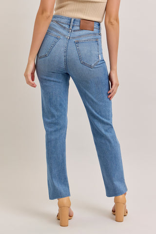 STRAIGHT JEAN WITH SLIT